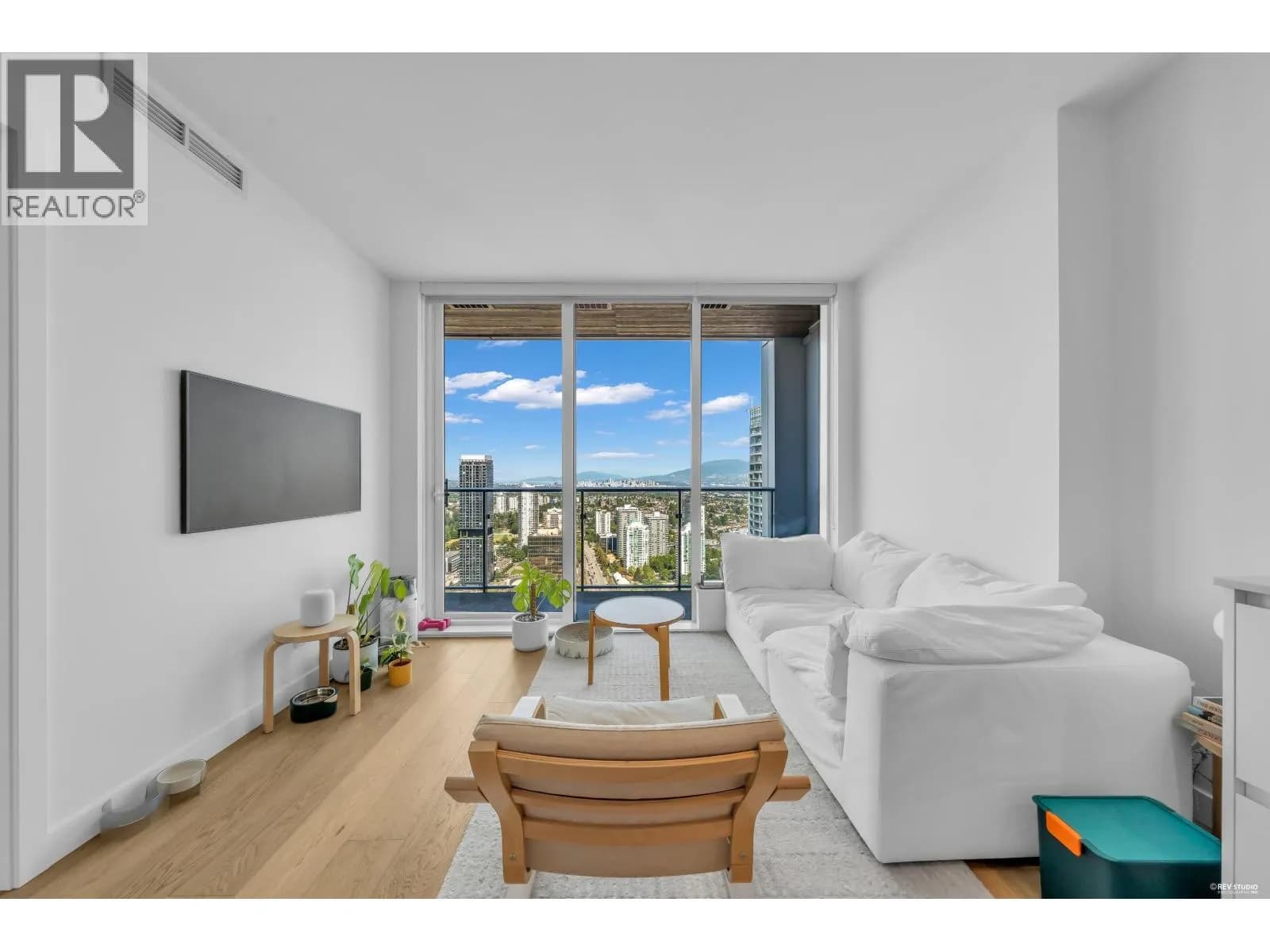 6000 MCKAY AVENUE, Burnaby