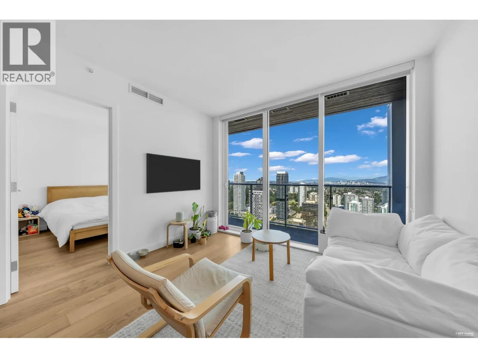 #3906 6000 MCKAY AVENUE, Burnaby, BC photo 4
