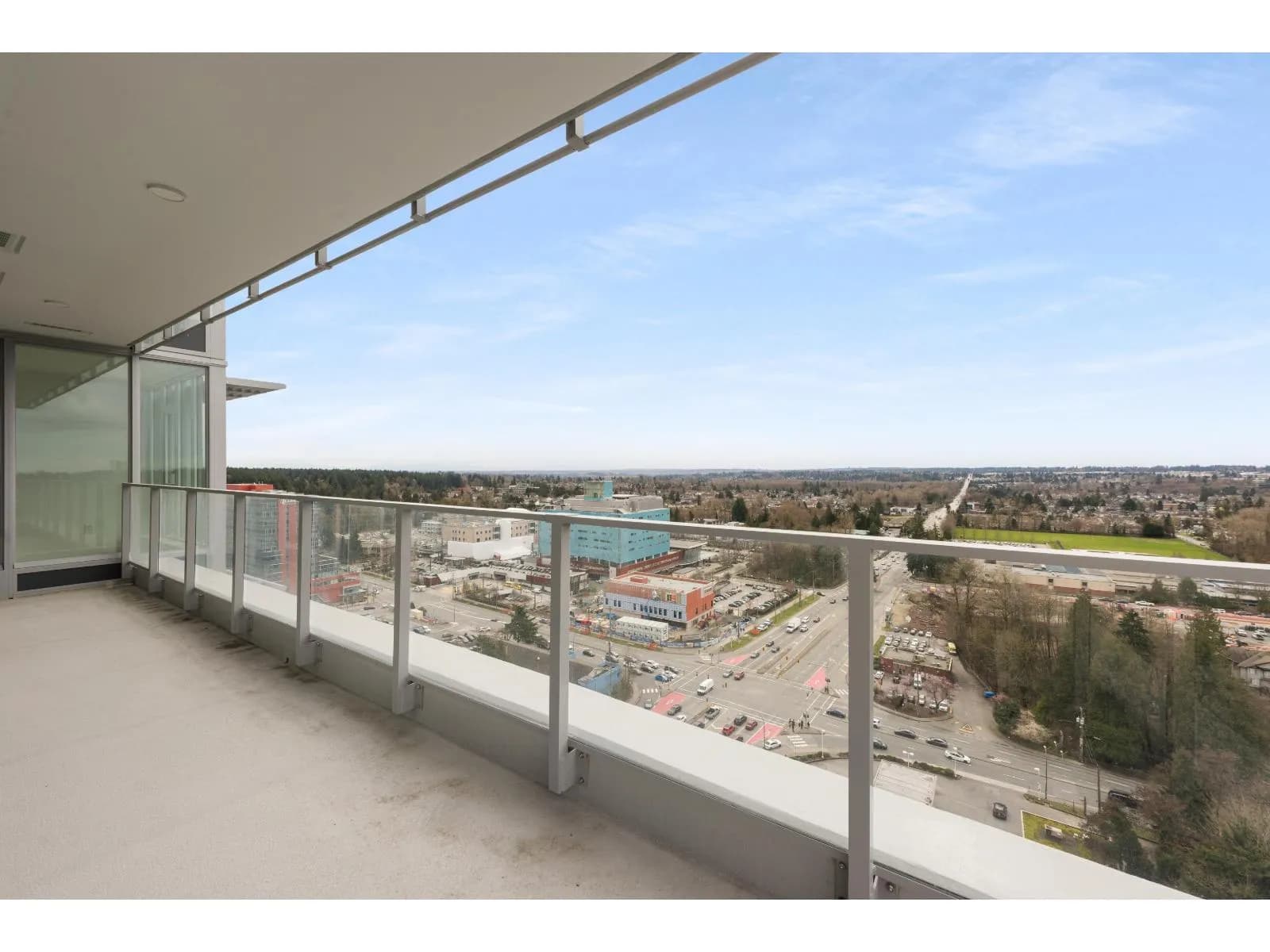 #1802 9675 KING GEORGE BOULEVARD, Surrey, BC photo 3