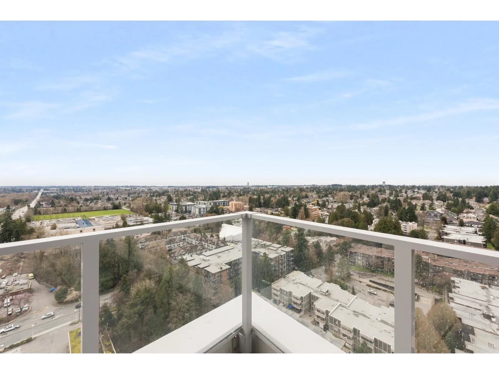 #1802 9675 KING GEORGE BOULEVARD, Surrey, BC photo 4