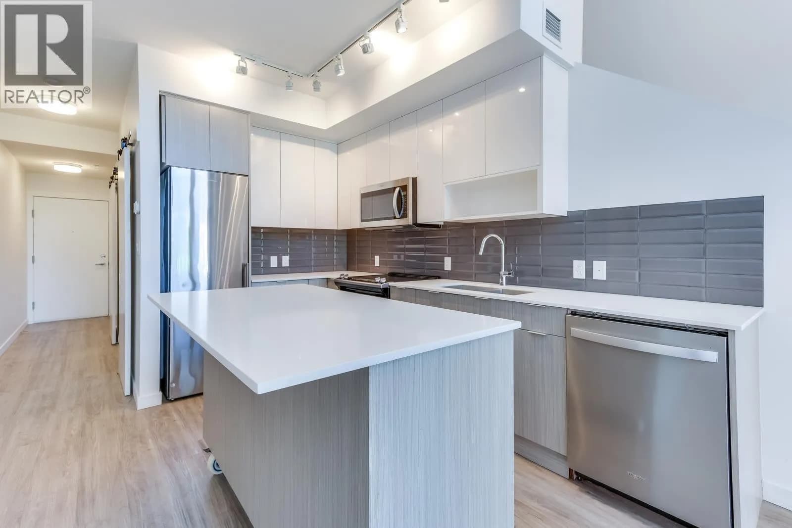 #102 1775 Chapman Place, Kelowna, BC photo 4
