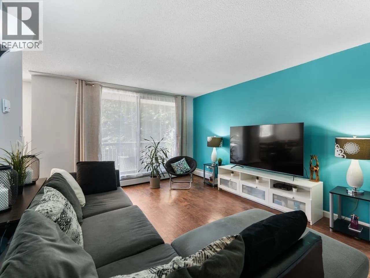 320 ROYAL AVENUE, New Westminster