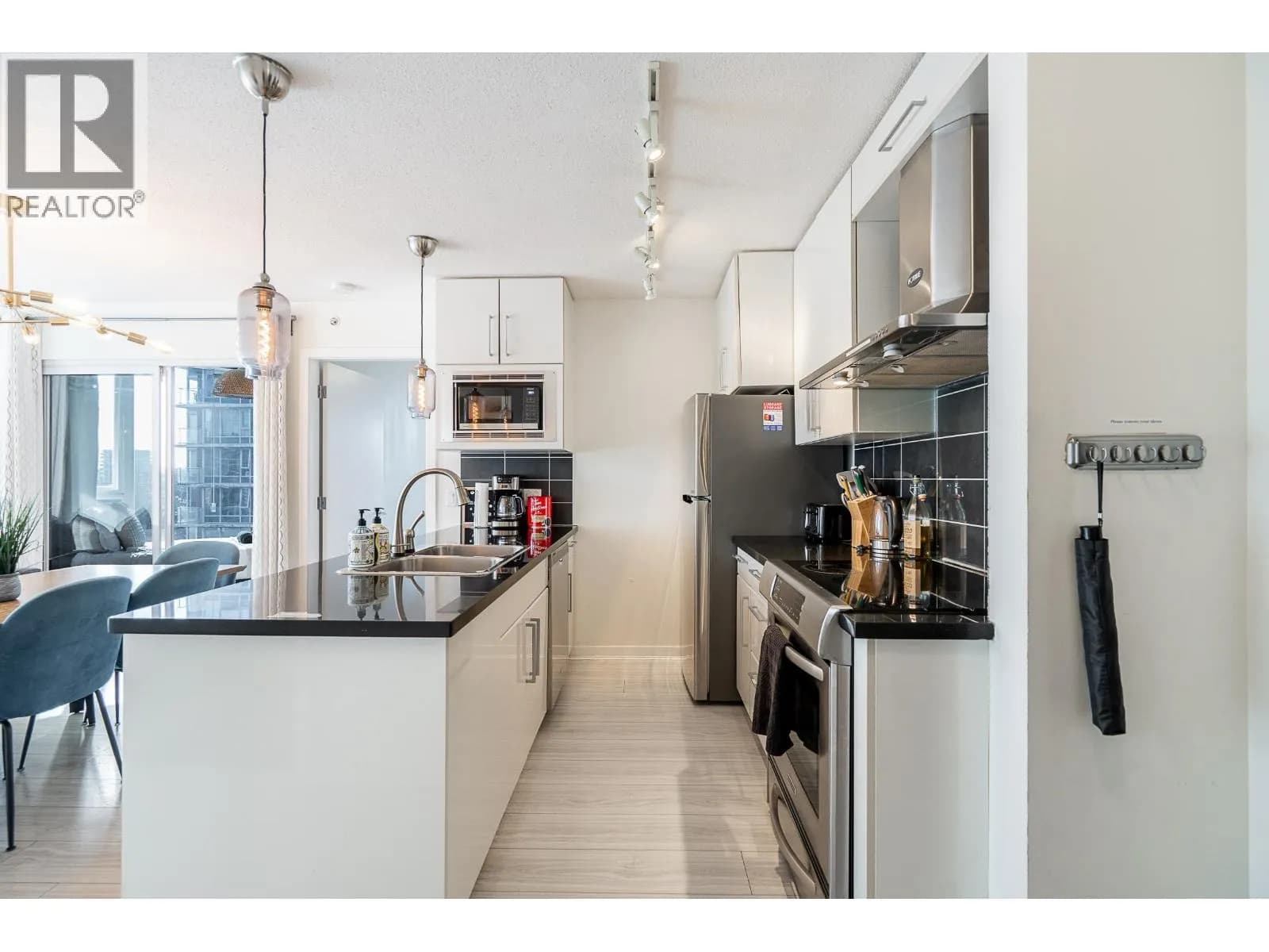 #1002 689 ABBOTT STREET, Vancouver, BC photo 4