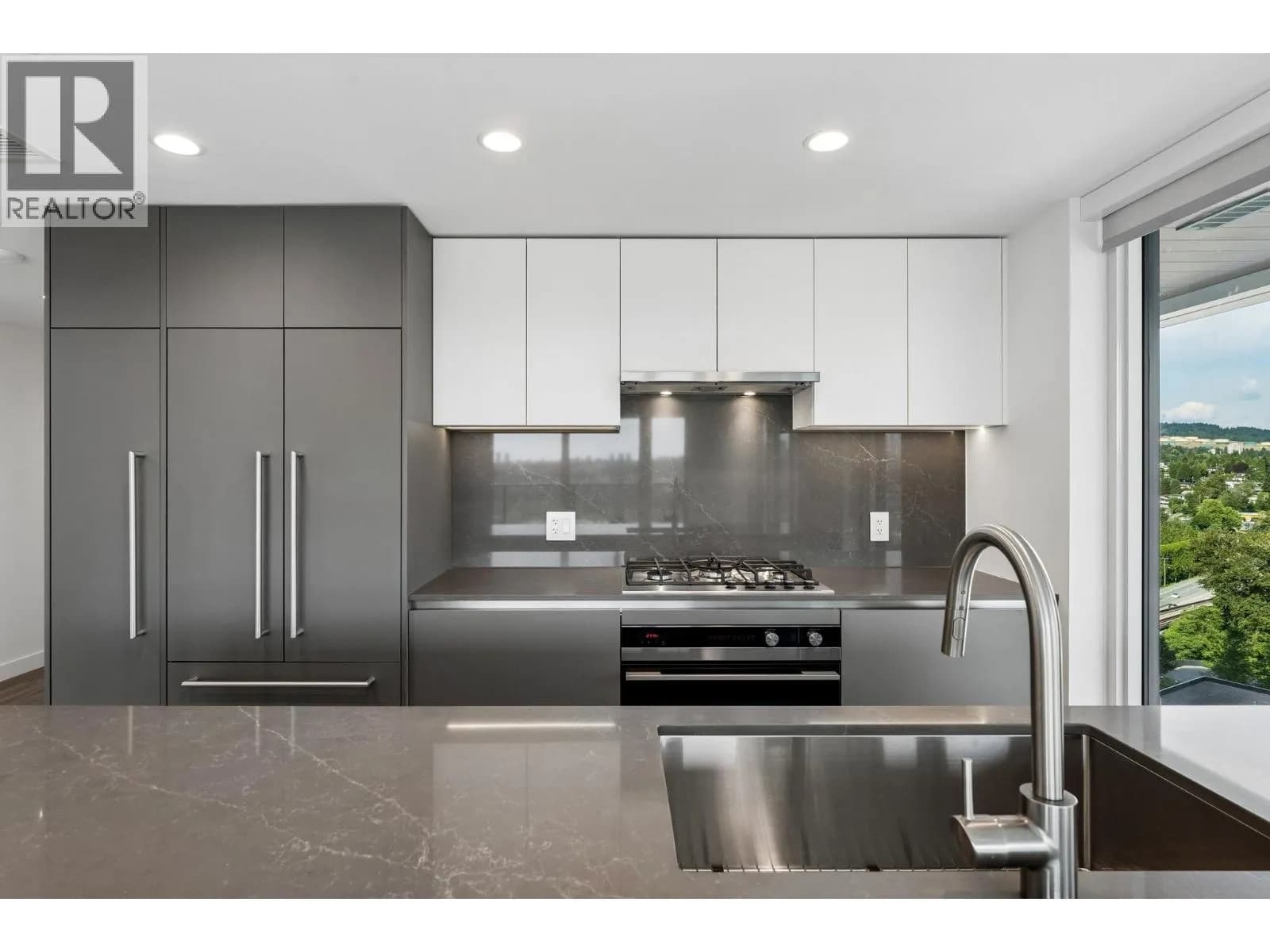 2135 SPRINGER AVENUE, Burnaby