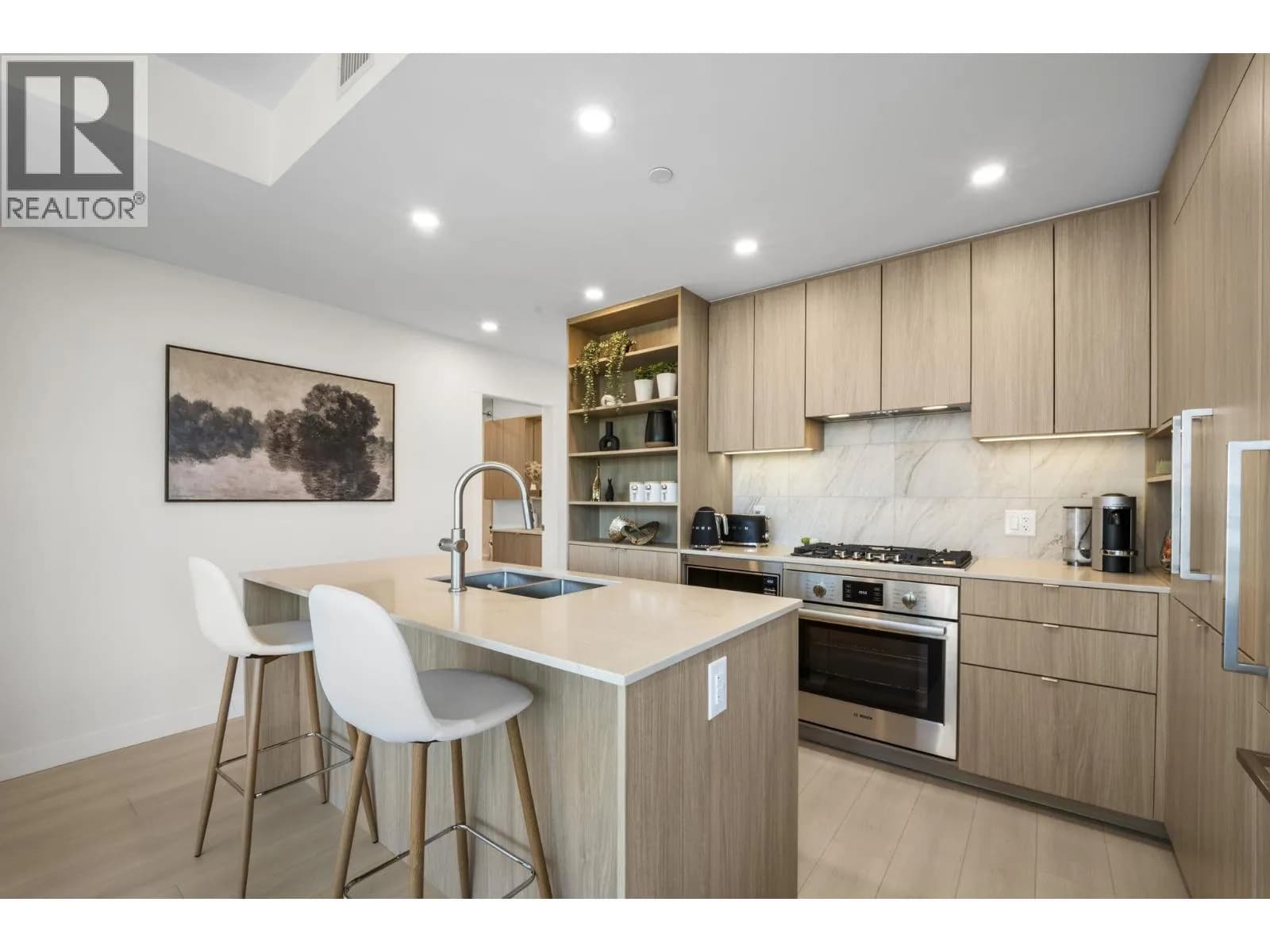 #1705 626 CLAREMONT STREET, Coquitlam, BC photo 4