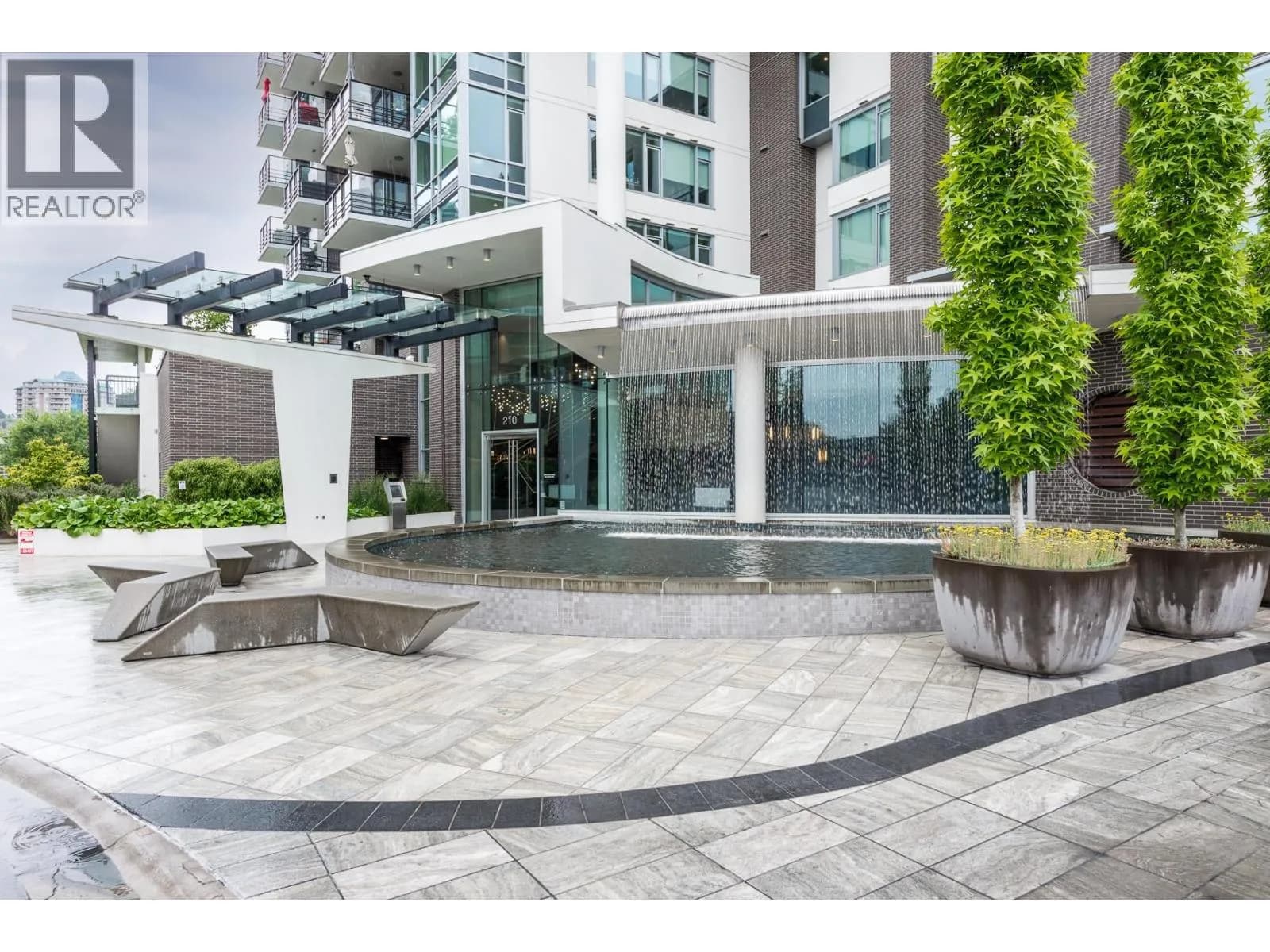 #606 210 SALTER STREET, New Westminster, BC photo 3