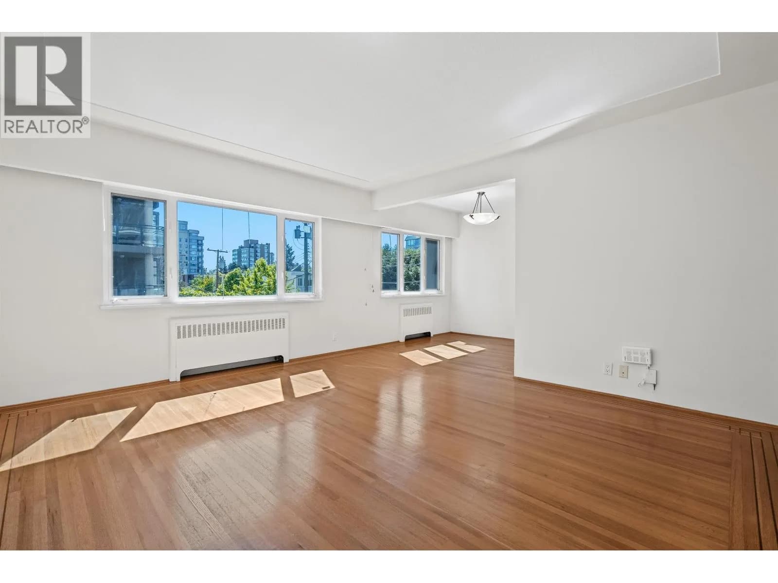 #8 2296 W 39TH AVENUE, Vancouver, BC photo 2