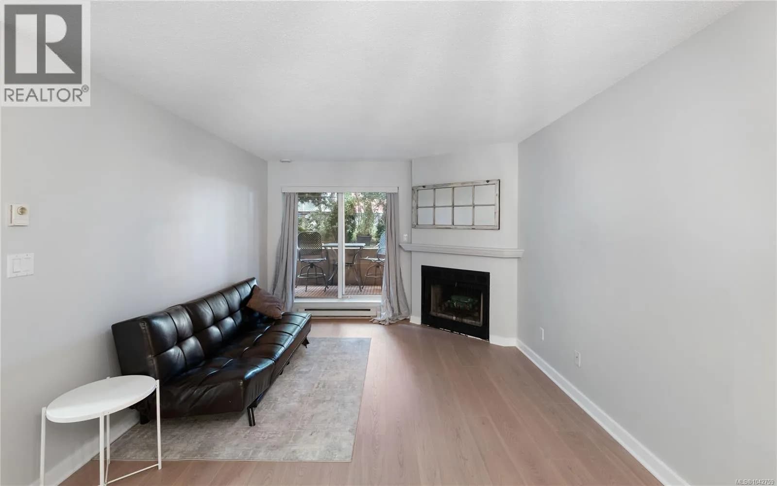#105 2520 Wark St, Victoria, BC photo 2
