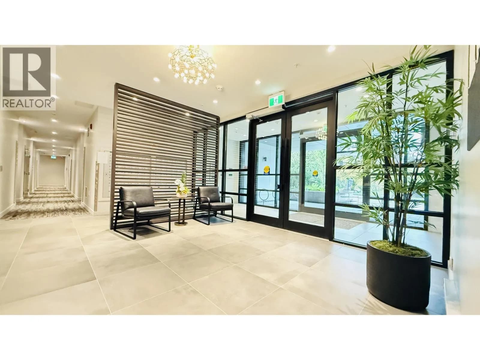 #302 6859 CAMBIE STREET, Vancouver, BC photo 2