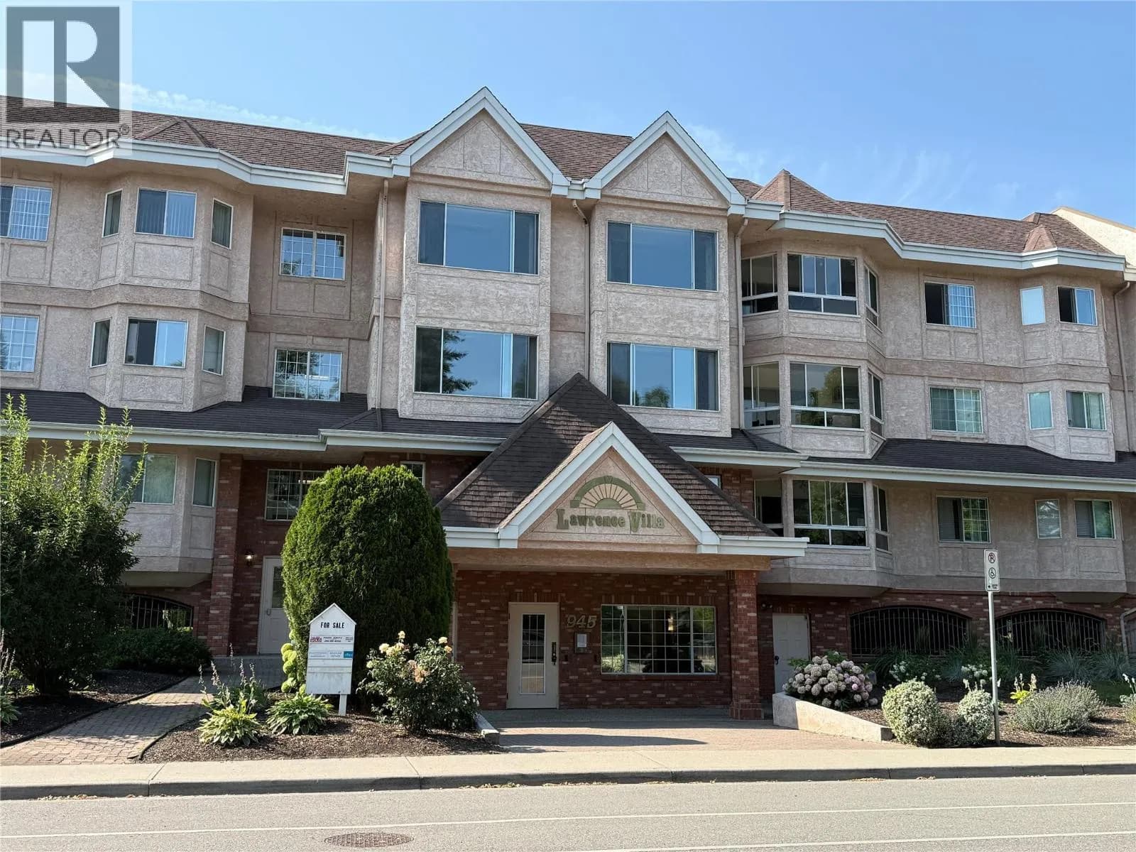 945 Lawrence Avenue, Kelowna