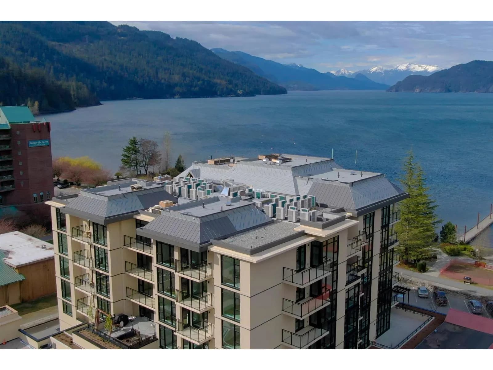 #602 120 ESPLANADE AVENUE, Harrison Hot Springs, BC photo 2