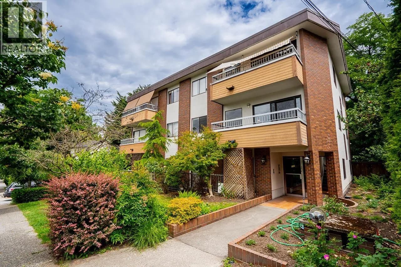 #302 138 TEMPLETON DRIVE, Vancouver, BC photo 3