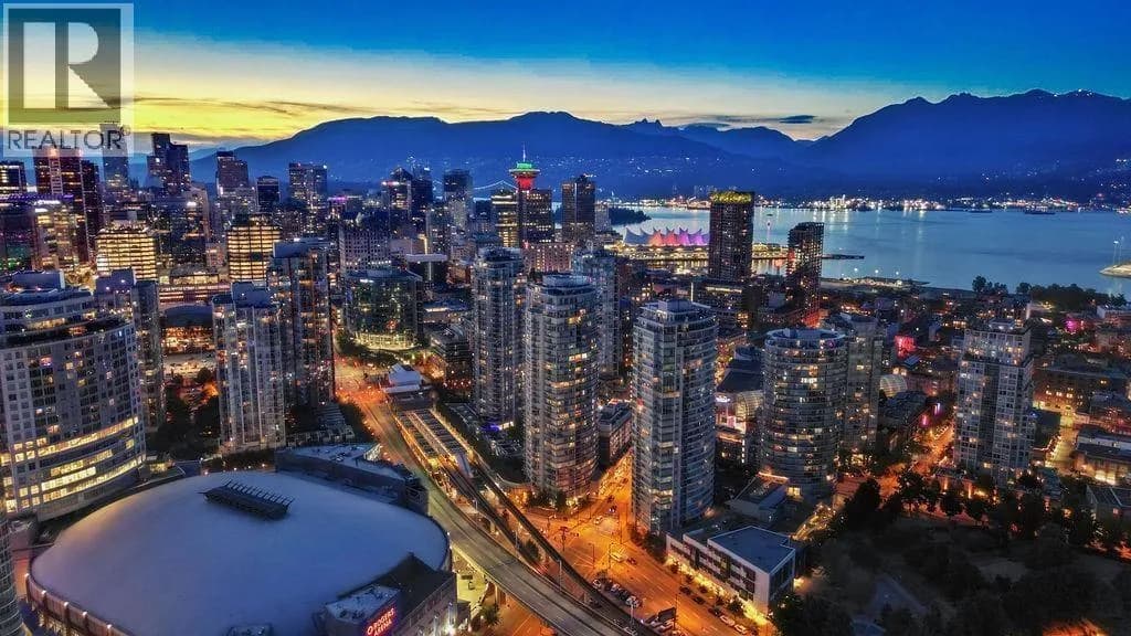 58 KEEFER PLACE, Vancouver