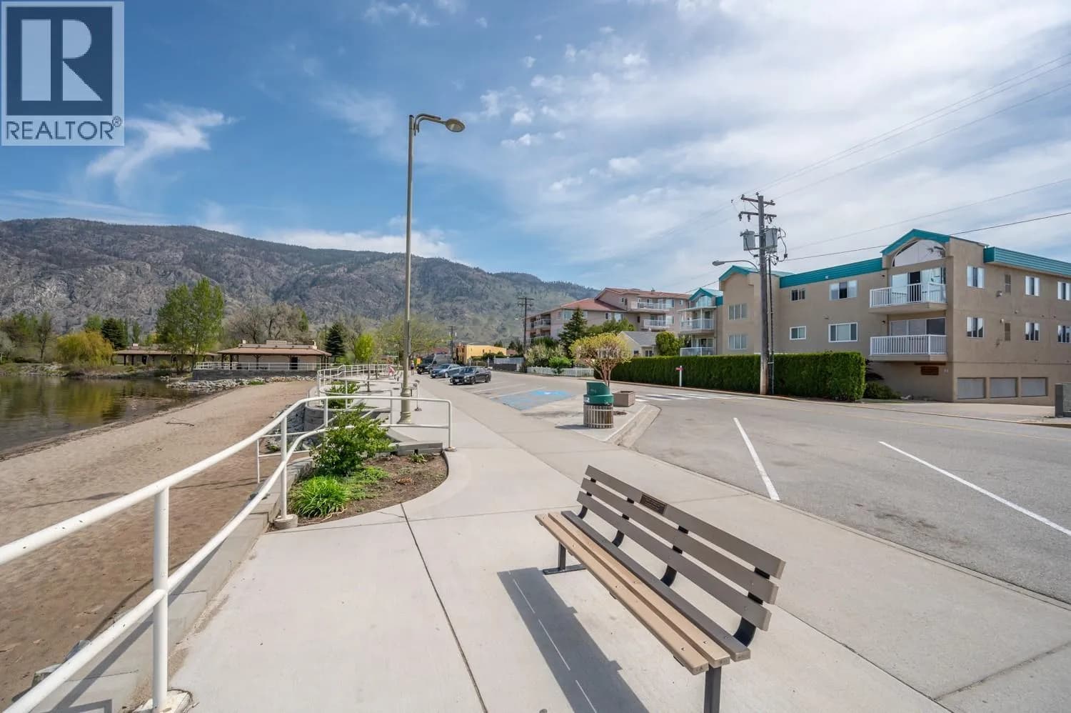 6801 COTTONWOOD Drive, Osoyoos