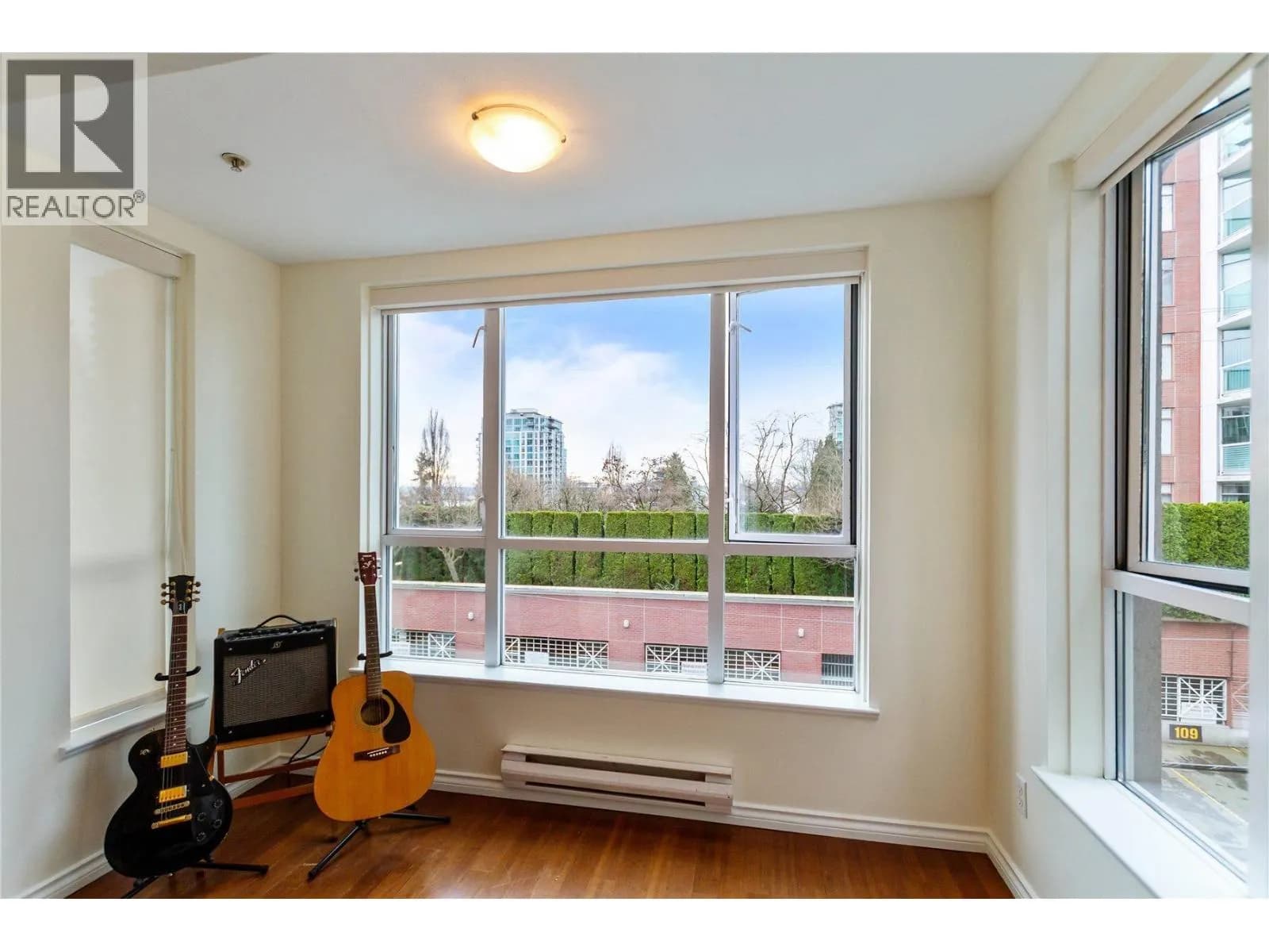 #204 155 E 3RD STREET, North Vancouver, BC photo 3