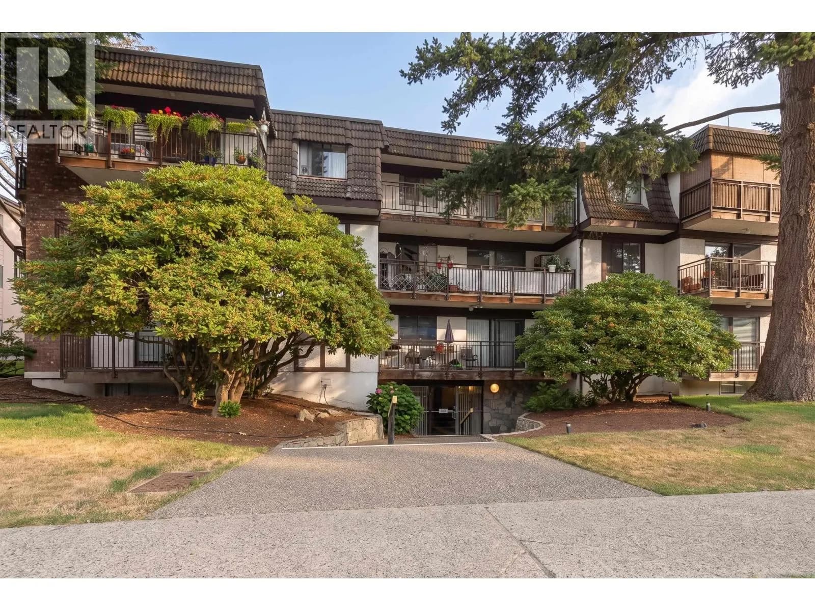 #102 425 ASH STREET, New Westminster, BC photo 2