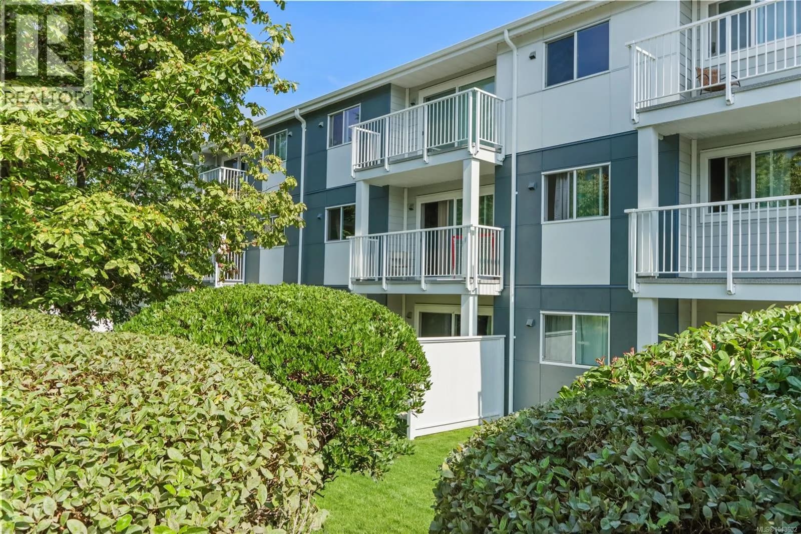 #216 1600 Dufferin Cres, Nanaimo, BC photo 3