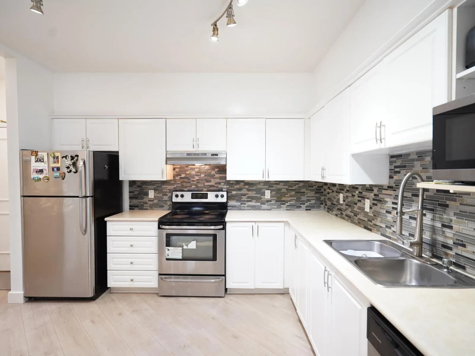 #115 8139 121A STREET, Surrey, BC photo 3