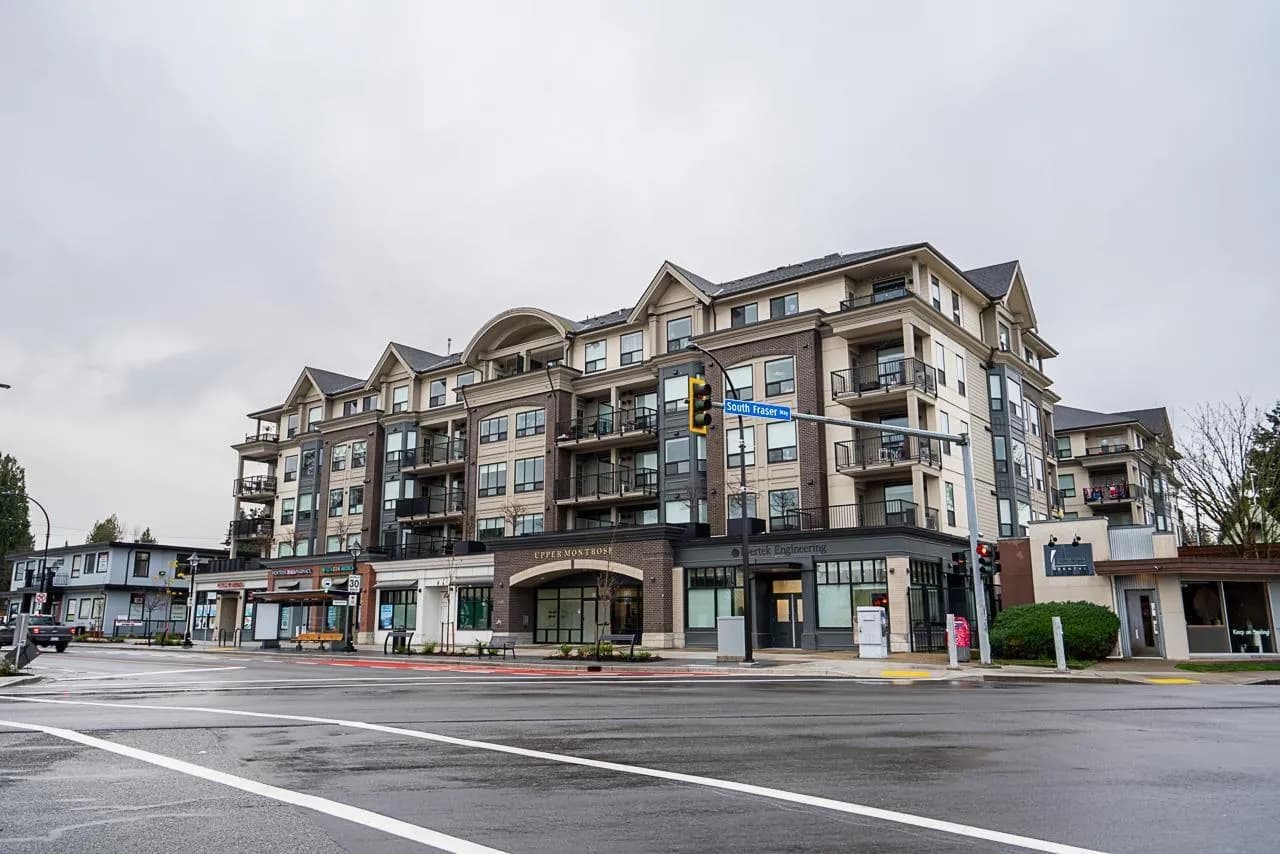 #301 2493 MONTROSE AVENUE, Abbotsford, BC photo 3