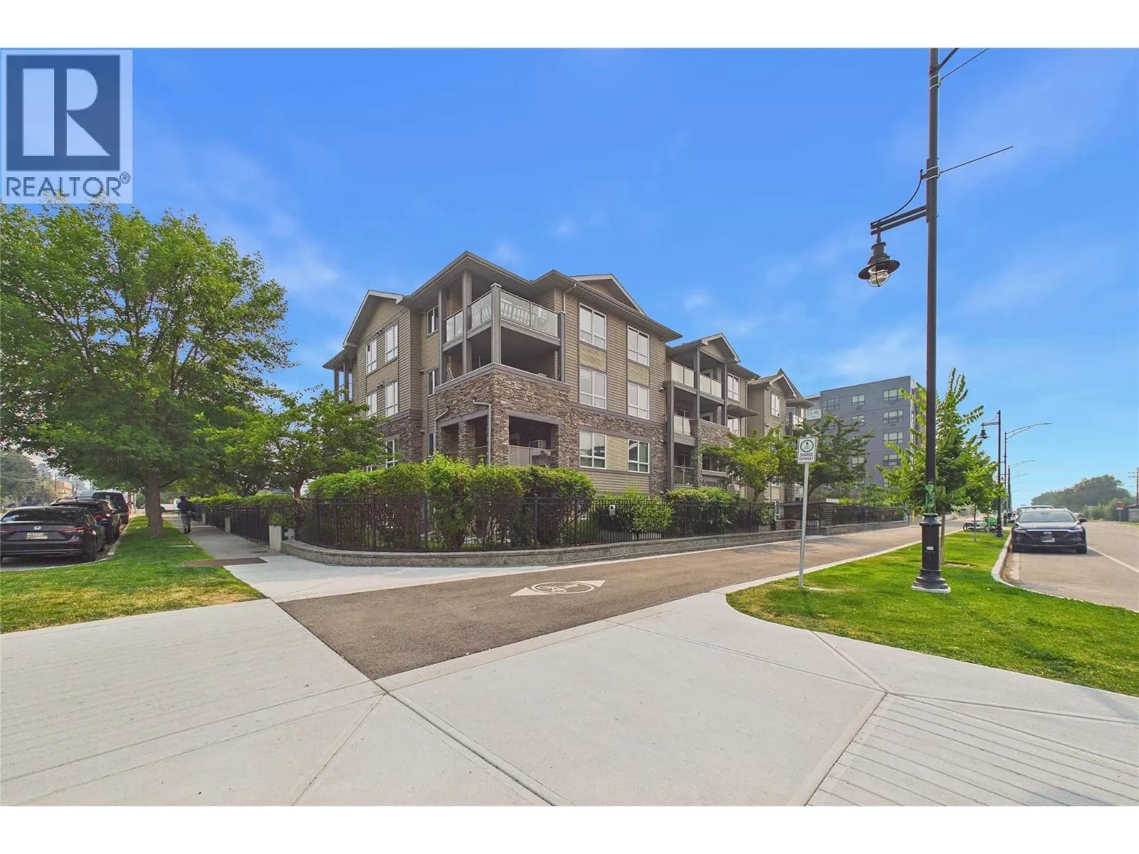 325 McIntosh Road, Kelowna