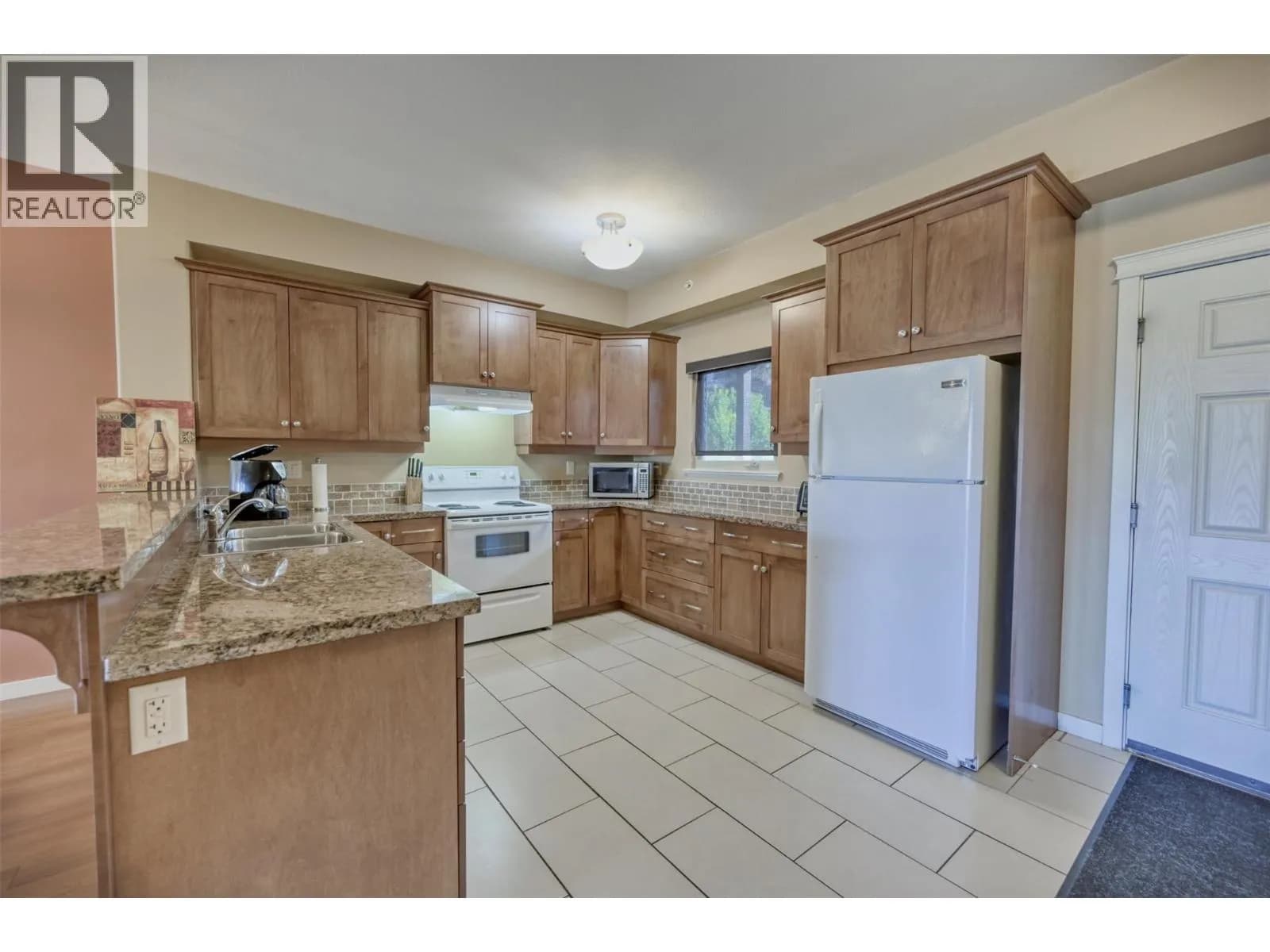 #307 4300 44TH Avenue, Osoyoos, BC photo 4