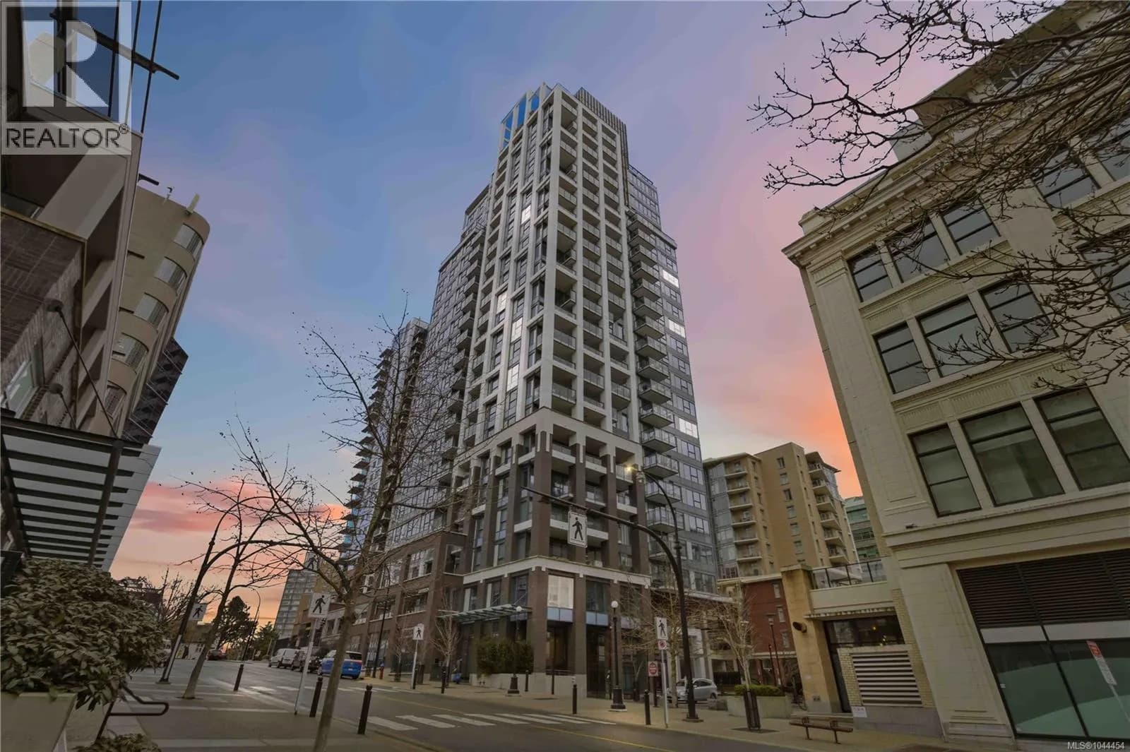 #2103 777 Herald St, Victoria, BC photo 2
