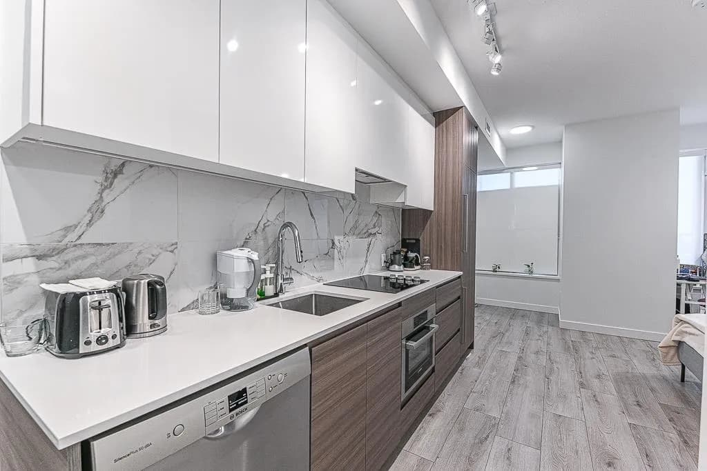 #1714 10626 CITY PARKWAY, Surrey, BC photo 4
