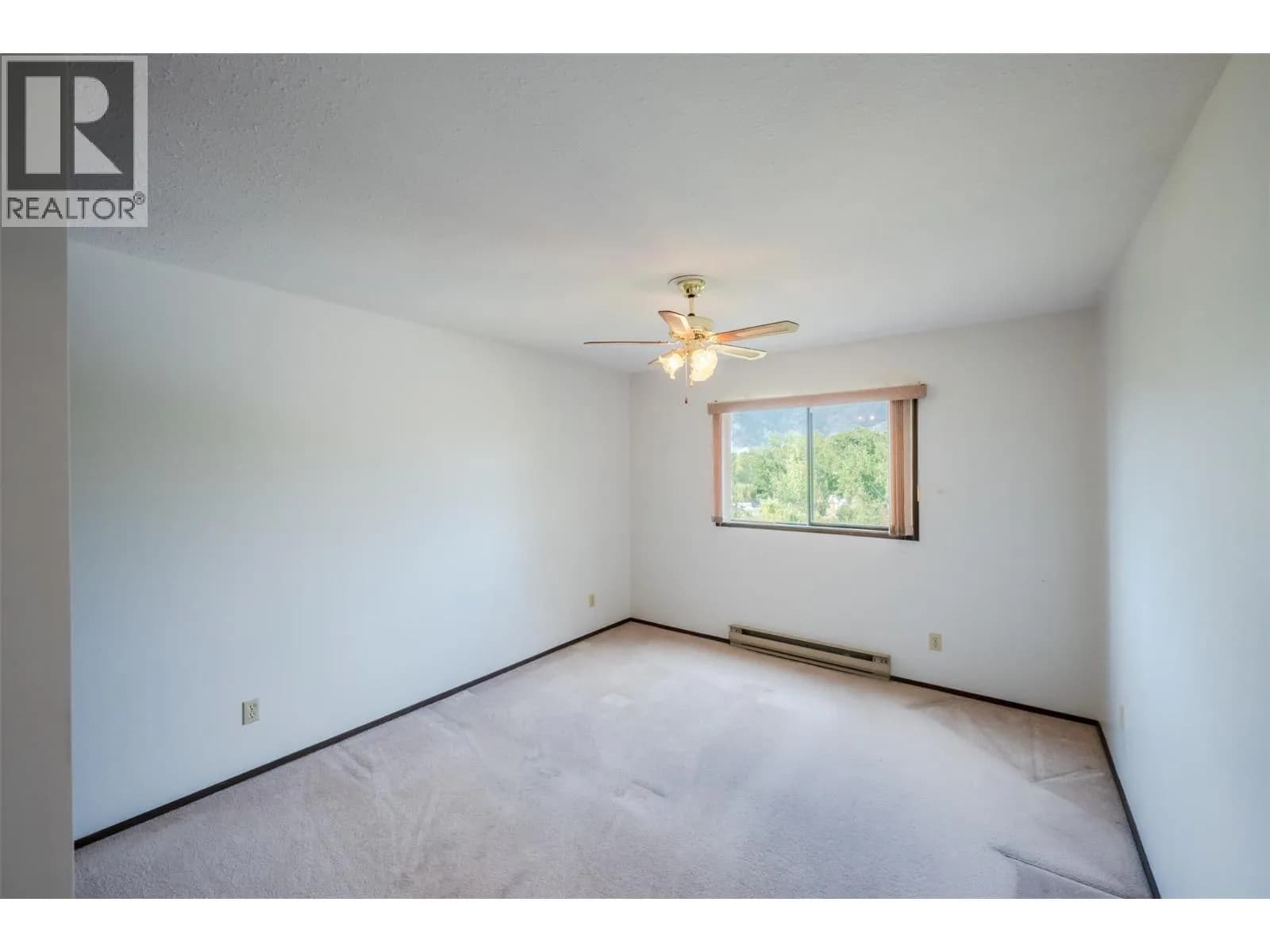 #416 150 Skaha Place, Penticton, BC photo 4