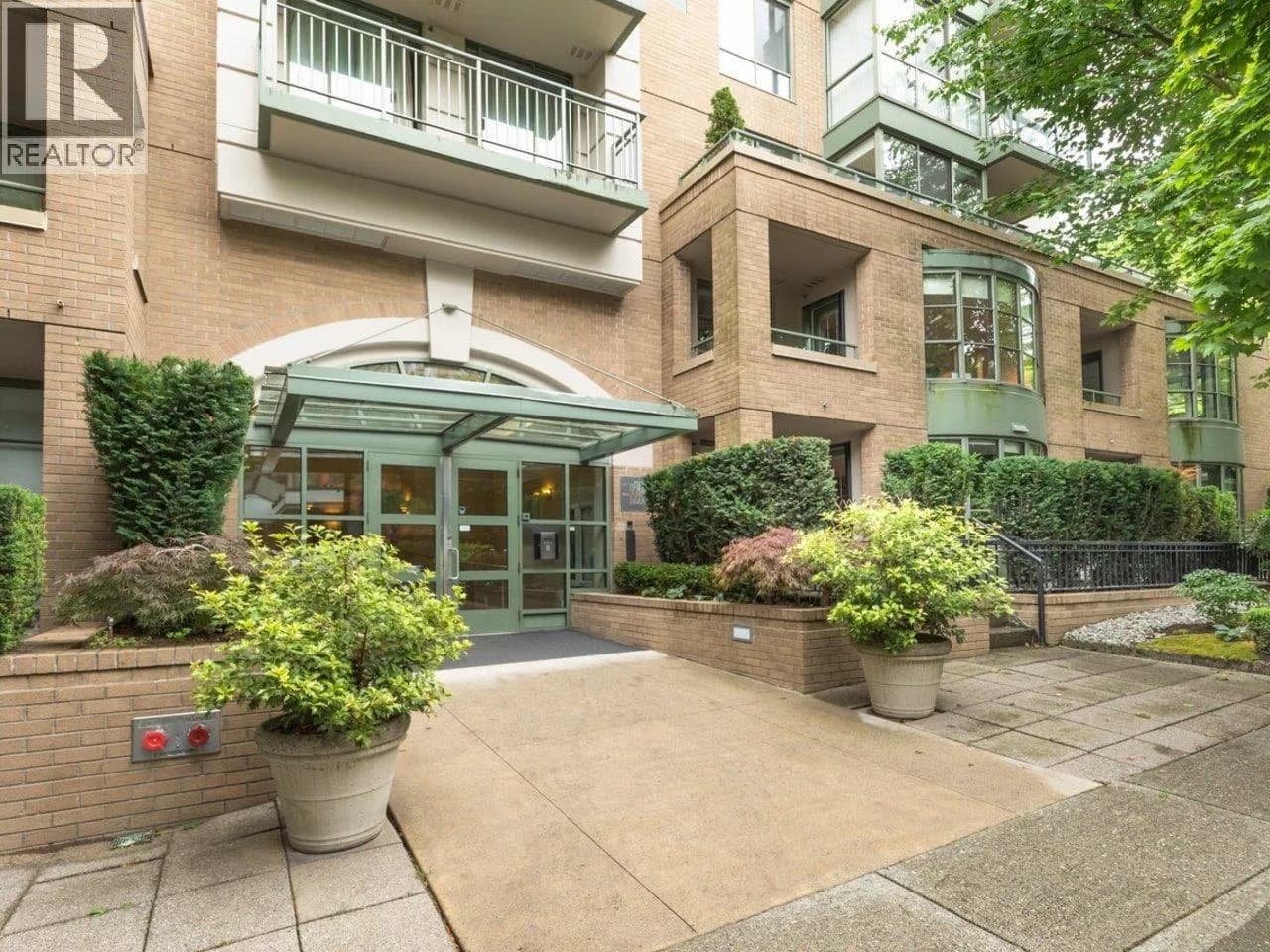 #701 2288 PINE STREET, Vancouver, BC photo 2