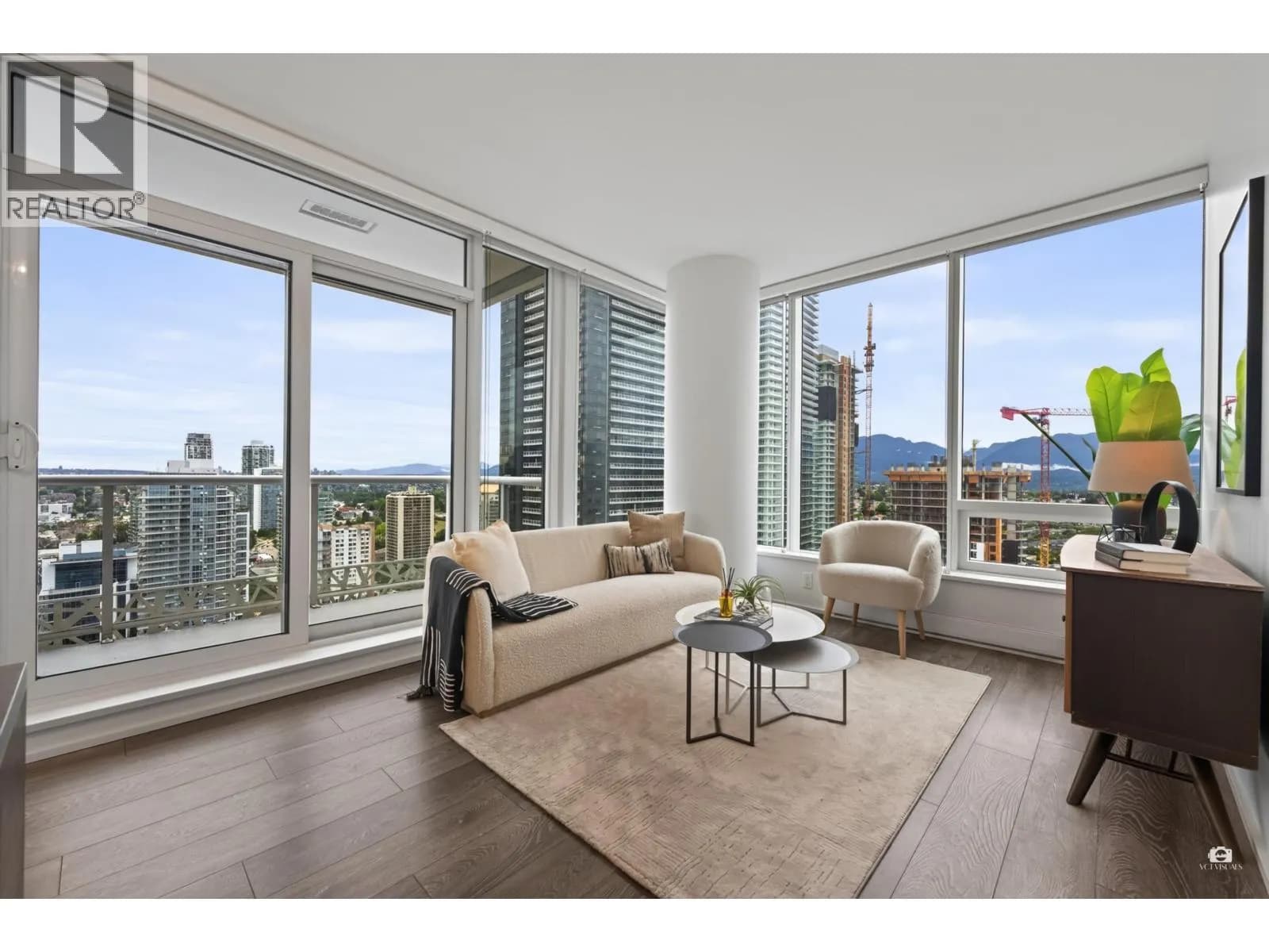 1955 ALPHA WAY, Burnaby