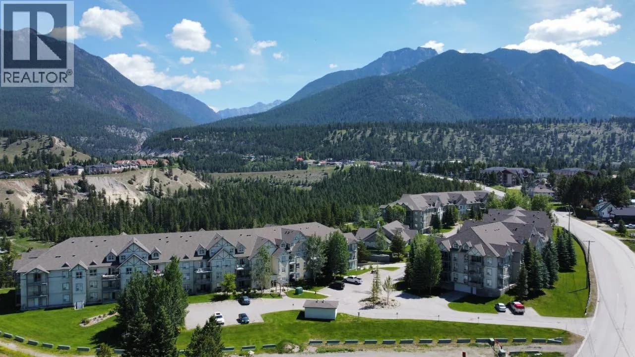 #204 4765 FORSTERS LANDING Road, Radium Hot Springs, BC photo 3