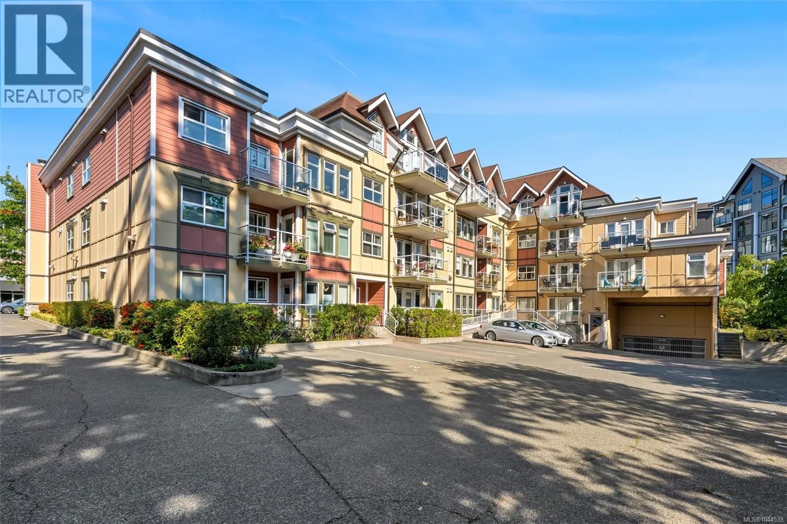 655 Goldstream Ave, Langford