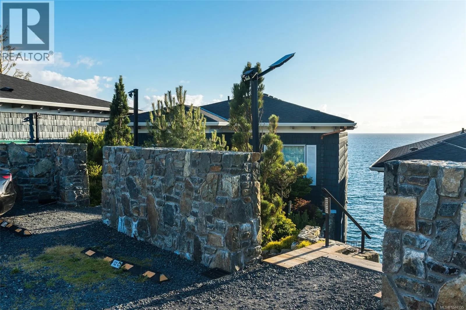 #13B 1000 Sookepoint Pl, Sooke, BC photo 2