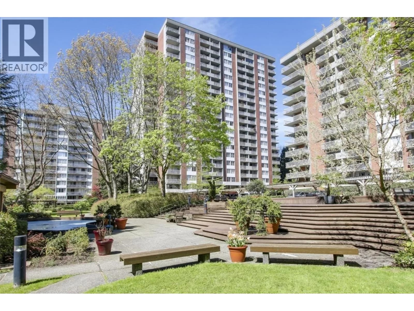 2016 FULLERTON AVENUE, North Vancouver