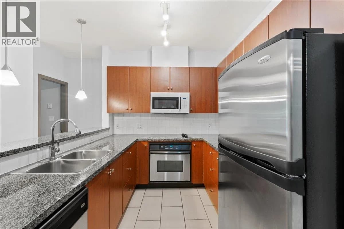 #312 100 CAPILANO ROAD, Port Moody, BC photo 4