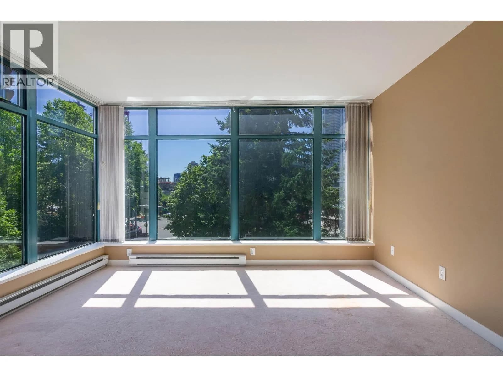 #501 4567 HAZEL STREET, Burnaby, BC photo 3