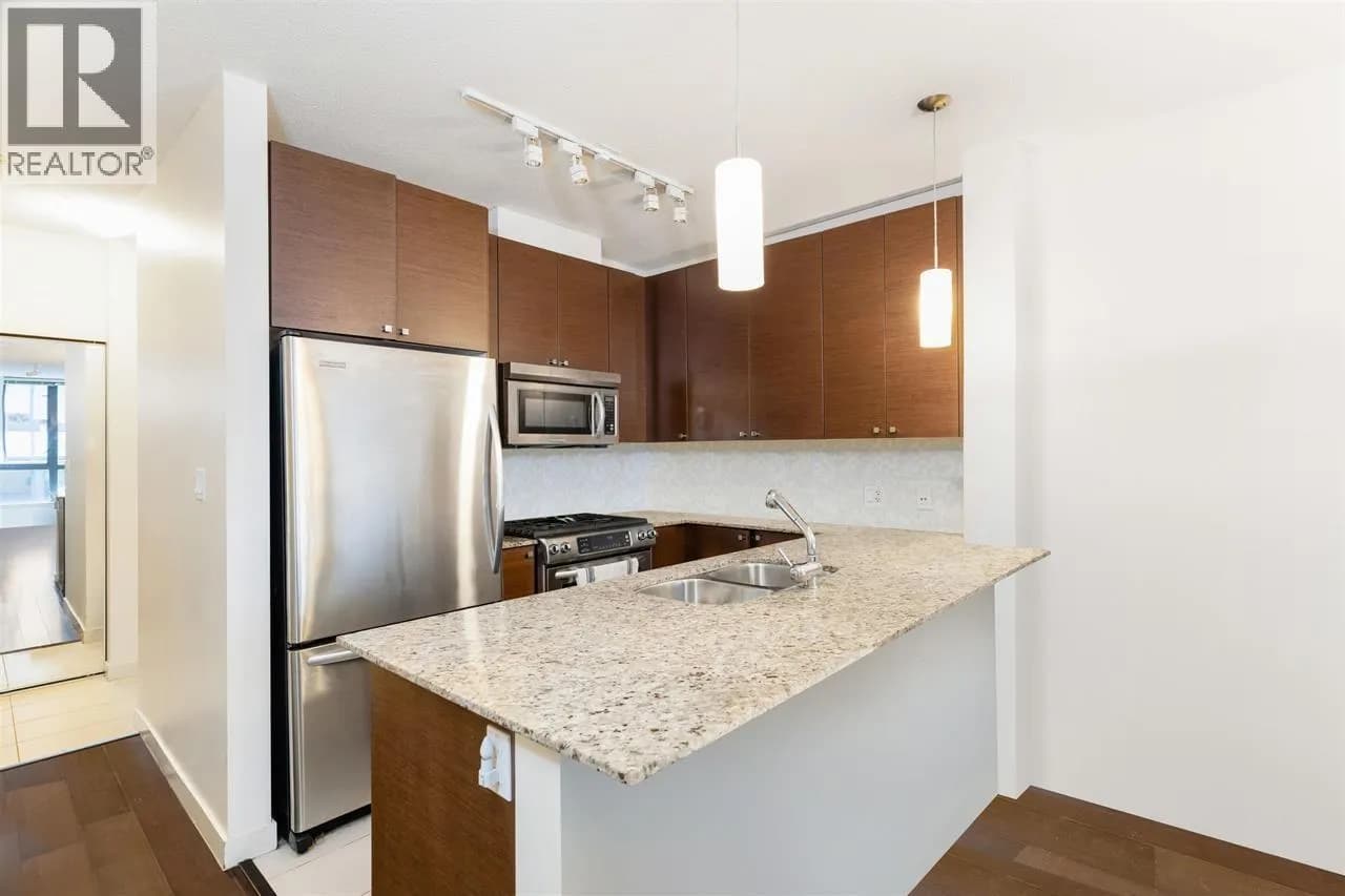 #601 400 CAPILANO ROAD, Port Moody, BC photo 4