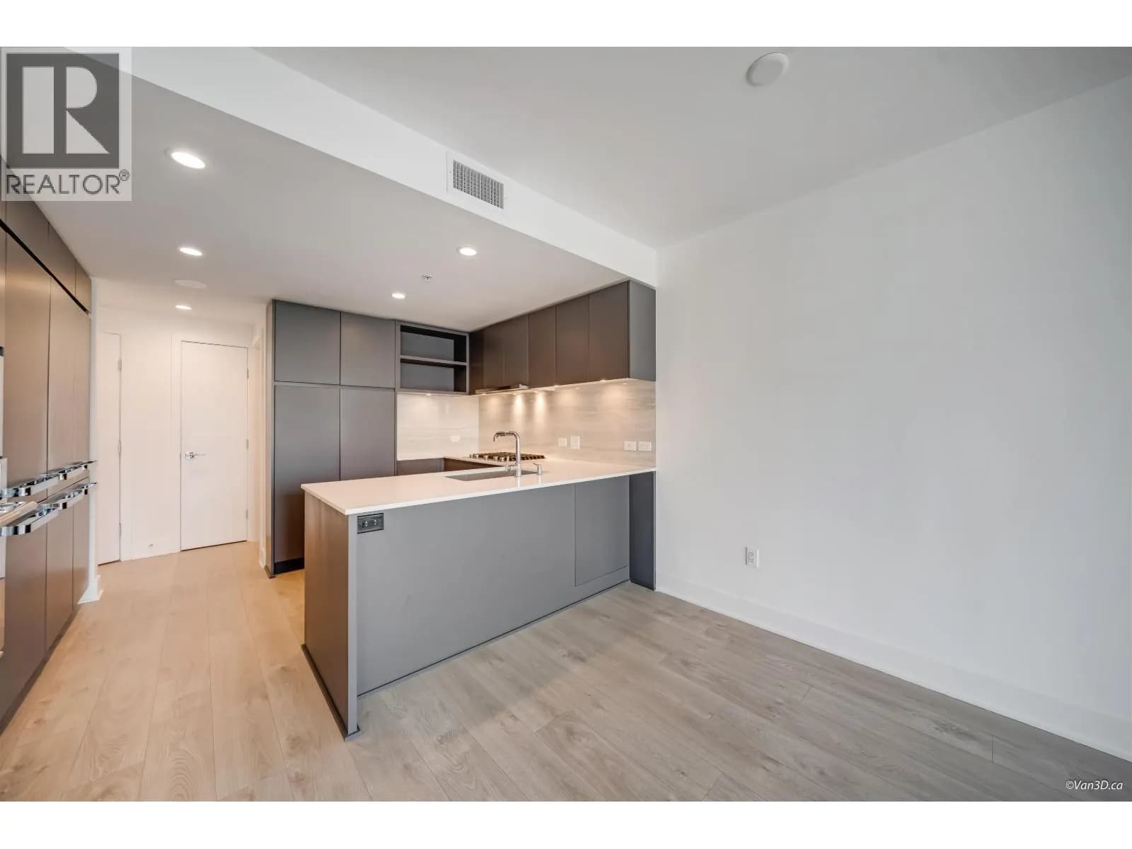 #1801 450 WESTVIEW STREET, Coquitlam, BC photo 4