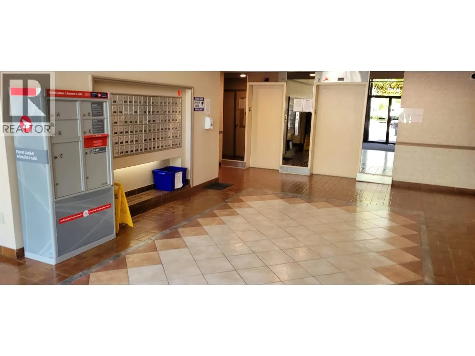 #904 4194 MAYWOOD STREET, Burnaby, BC photo 2