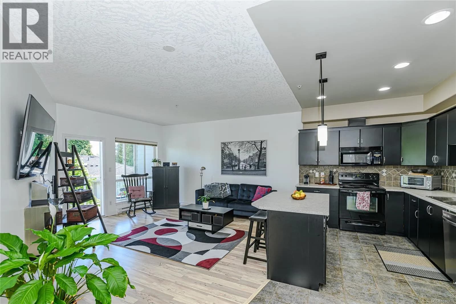 3915 Carey Rd, Saanich