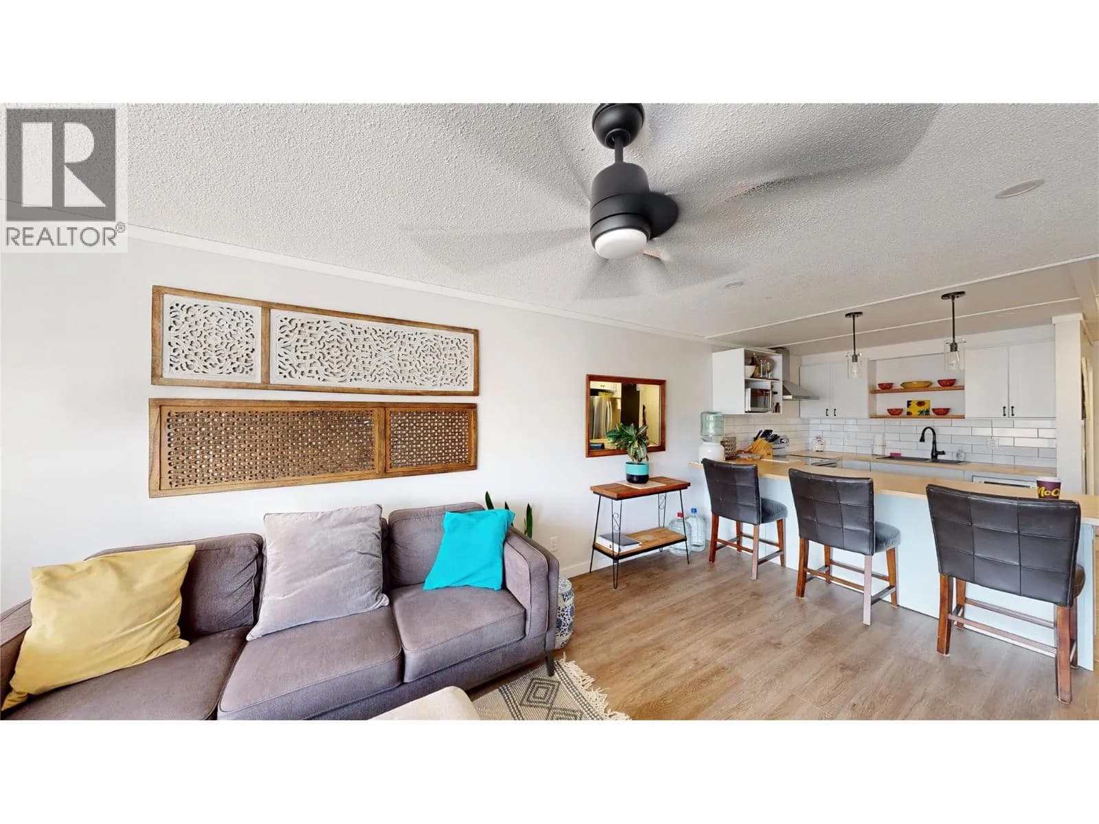 #406 737 Leon Avenue, Kelowna, BC photo 4