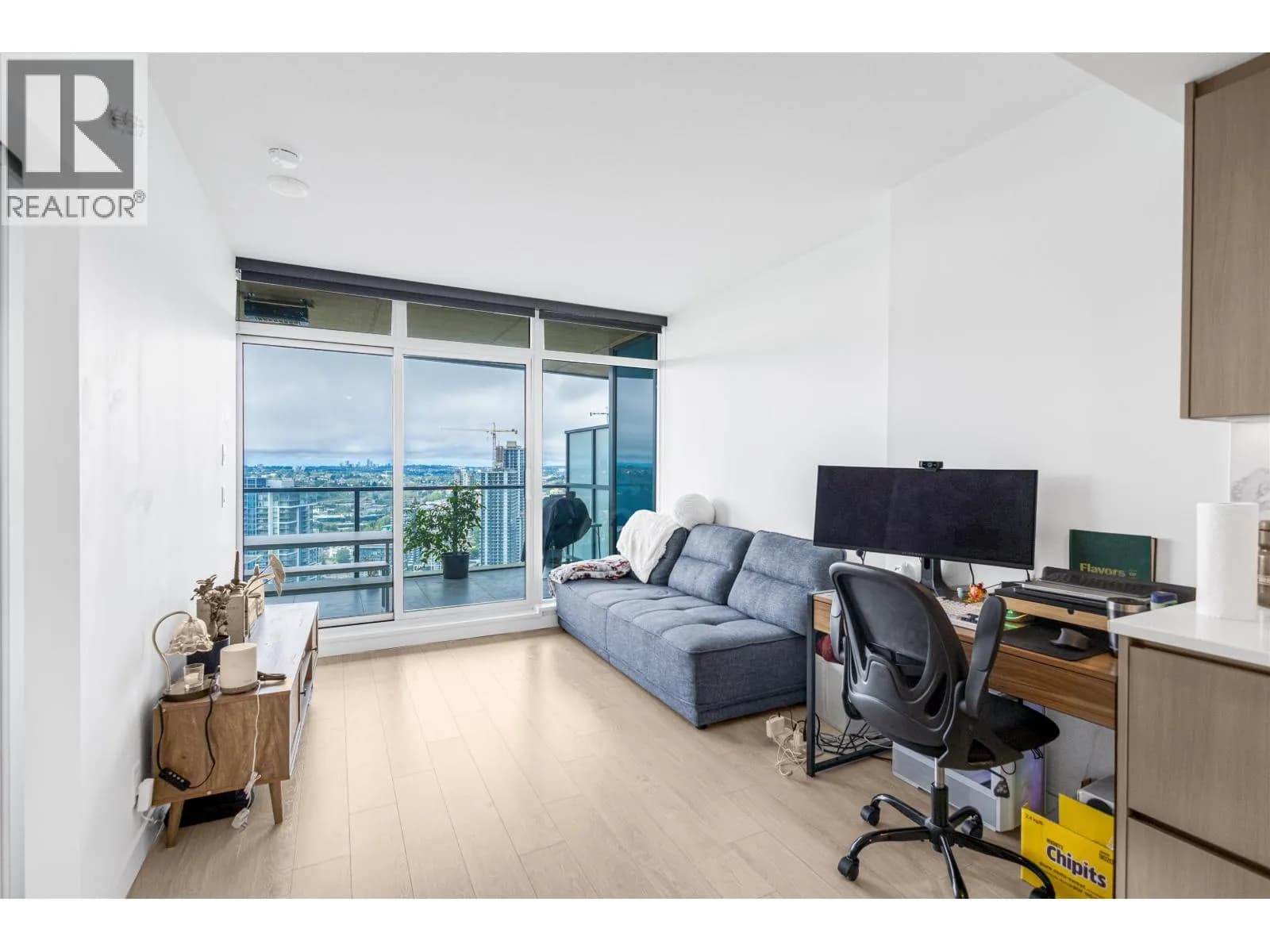 4880 LOUGHEED HIGHWAY, Burnaby