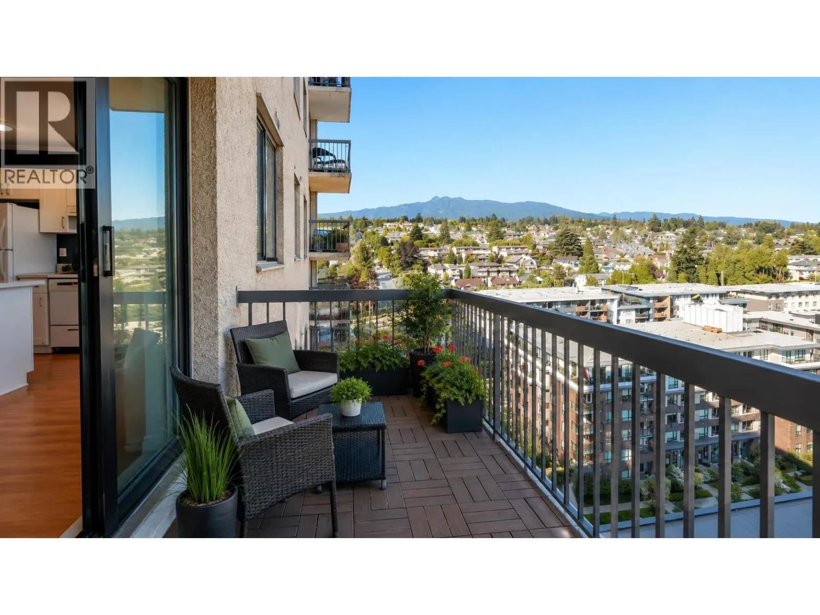 145 ST. GEORGES AVENUE, North Vancouver