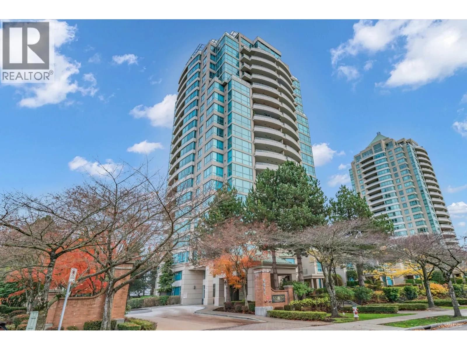 6611 SOUTHOAKS CRESCENT, Burnaby