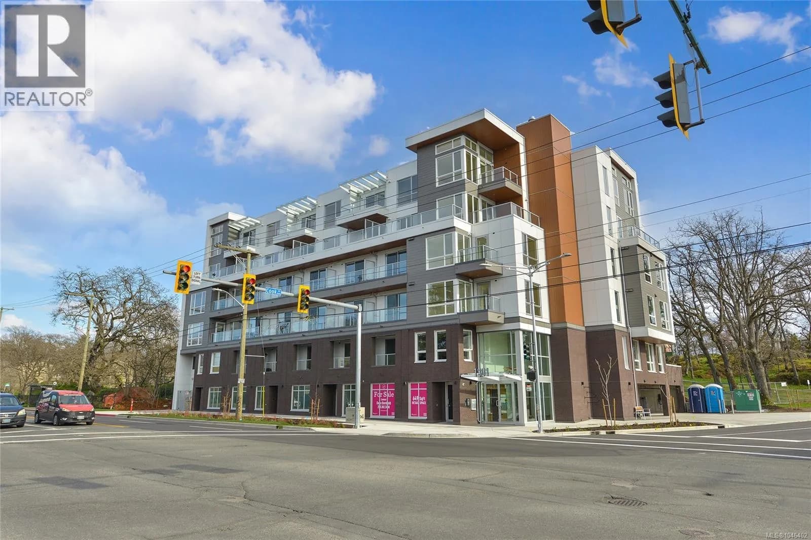 1301 Hillside Ave, Victoria
