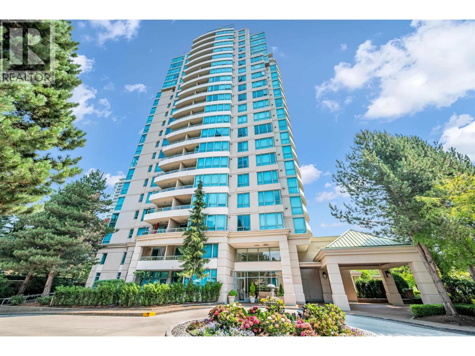 #803 6611 SOUTHOAKS CRESCENT, Burnaby, BC photo 2