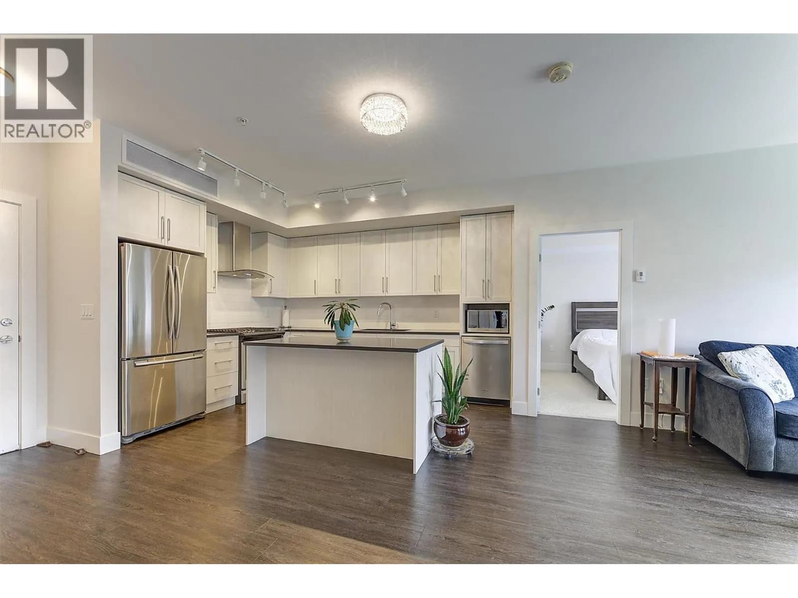 #225 4380 Lakeshore Road, Kelowna, BC photo 3