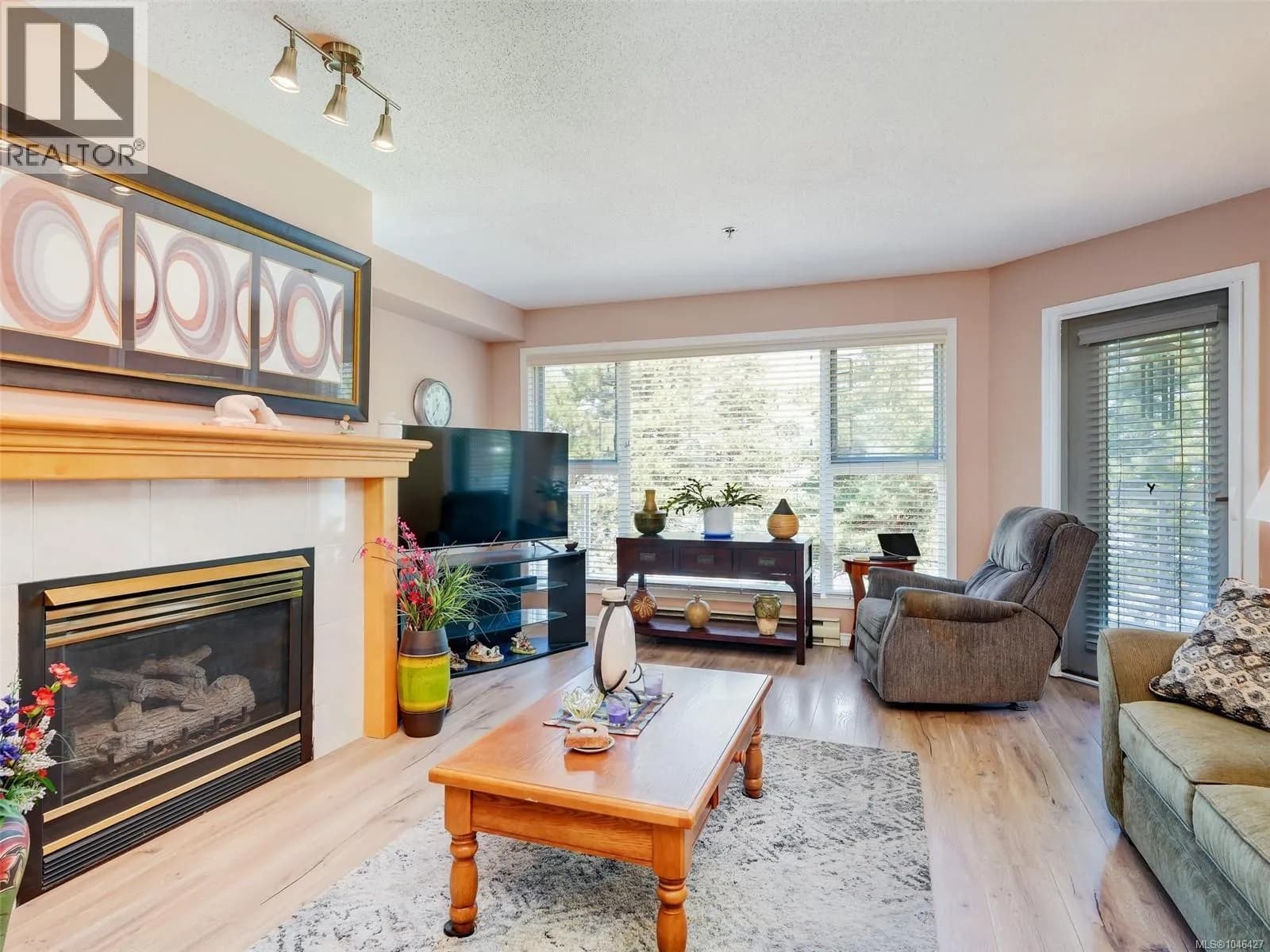 #305 3009 Brittany Dr, Langford, BC photo 2