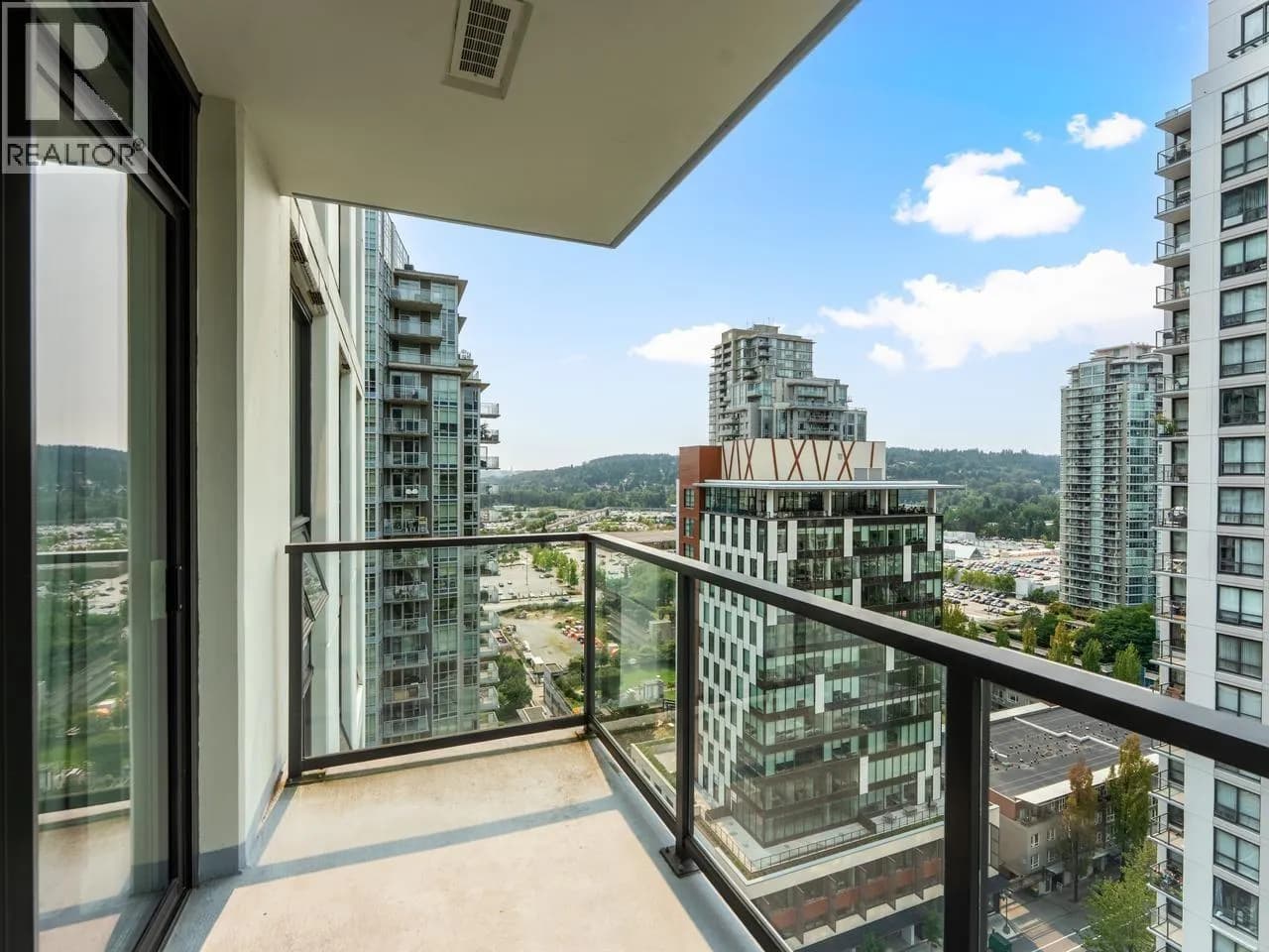 #2108 3007 GLEN DRIVE, Coquitlam, BC photo 3