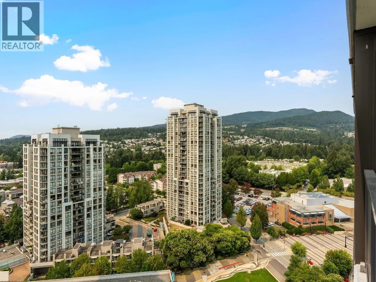 #2108 3007 GLEN DRIVE, Coquitlam, BC photo 4